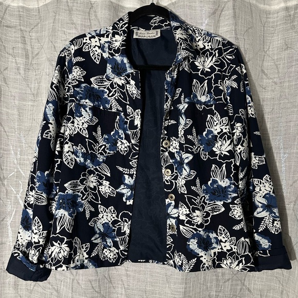 Sara Studio Pretty Blue White Floral Jacket/Blazer Size Large EUC - Picture 8 of 15